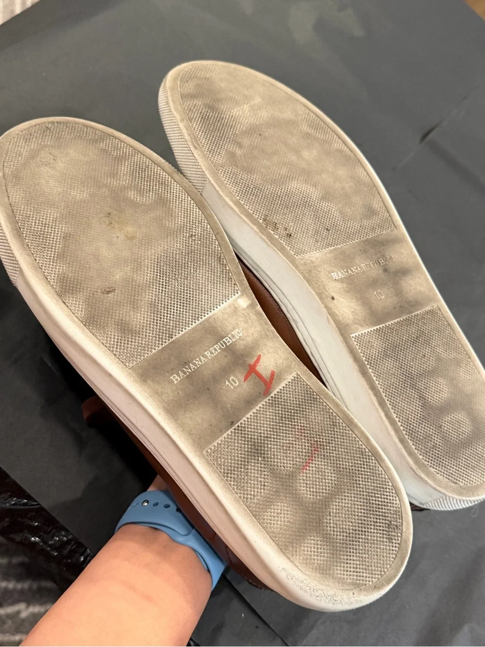 Banana Republic Brown Pleather Low-Top Sneakers with White Sole Size 10 #797